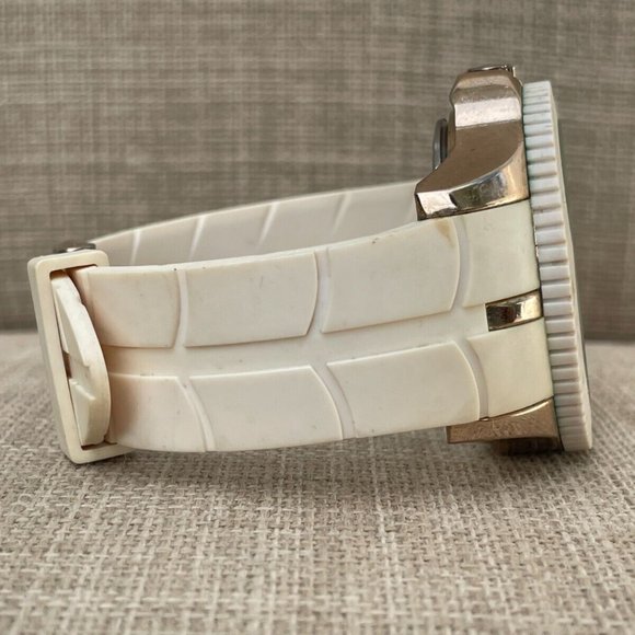 Unlisted Men Wristwatch White Band Gold Tone Case Quartz Analog - Picture 3 of 9